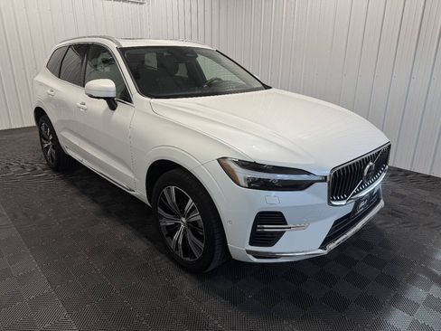 Used 2022 Volvo XC60 T8 Inscription w/ Advanced Package AWD/4WD image 2