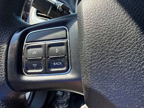 Used 2019 Dodge Journey SE FWD image 46