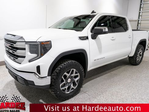 Used 2024 GMC Sierra 1500 SLE w/ X31 Off-Road Package AWD/4WD image 2