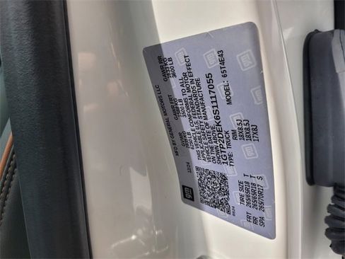 New 2025 GMC Canyon AT4 image 17