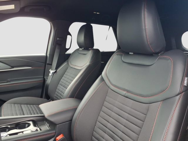 Used 2026 Ford Explorer ST-Line w/ ST-Line Street Pack RWD image 18