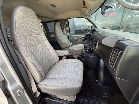 Used 2014 Chevrolet Express 2500 LT w/ LT Preferred Equipment Group RWD image 16