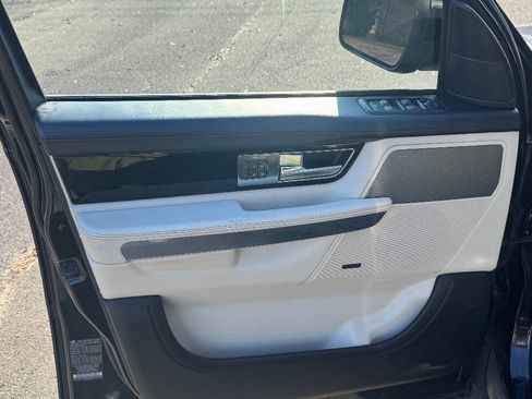 Used 2011 Land Rover Range Rover Sport Supercharged image 16