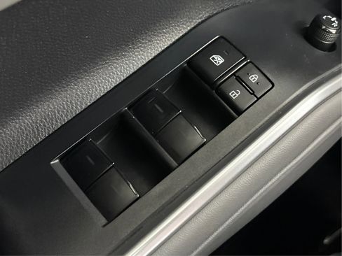 Used 2022 Toyota Highlander XLE image 43