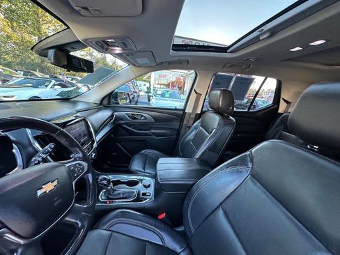 Used 2021 Chevrolet Traverse Premier image 14
