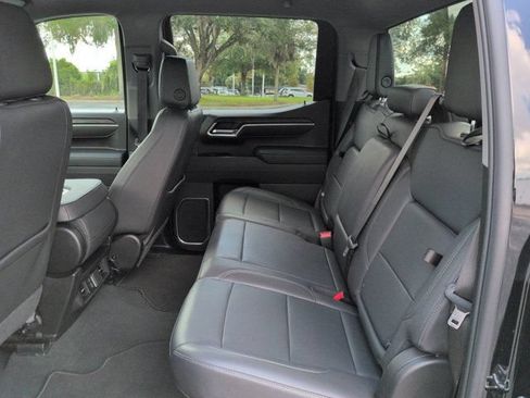 Used 2025 GMC Sierra 1500 SLT RWD image 13