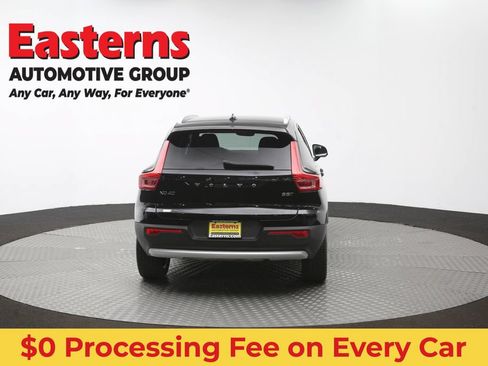 Used 2024 Volvo XC40 B5 Core AWD/4WD image 38