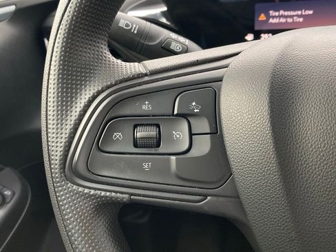 Used 2025 Buick Envista Preferred image 11