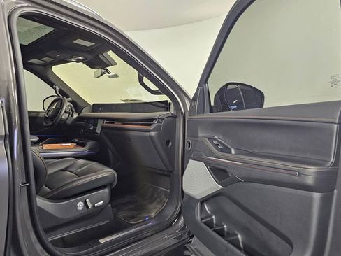 New 2025 Lincoln Navigator L Black Label image 11