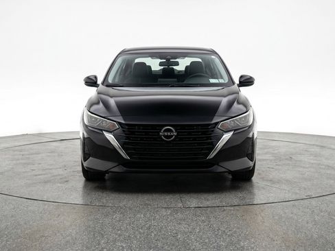 Used 2025 Nissan Sentra SV FWD image 2