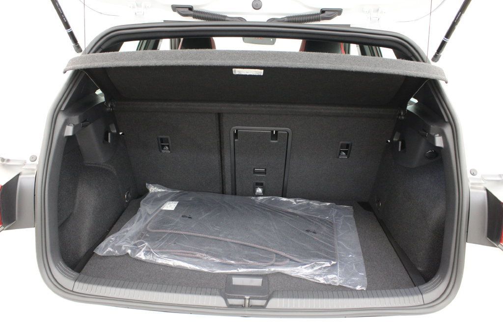 Certified 2023 Volkswagen GTI SE FWD image 30