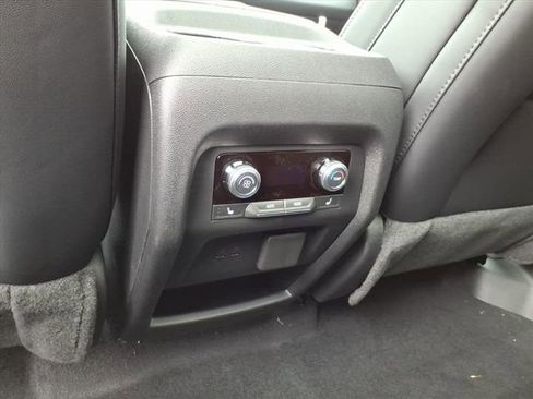 New 2026 GMC Acadia Elevation image 17