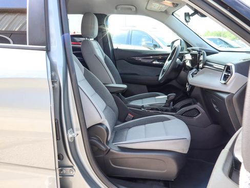 Used 2025 Chevrolet TrailBlazer LT FWD image 22