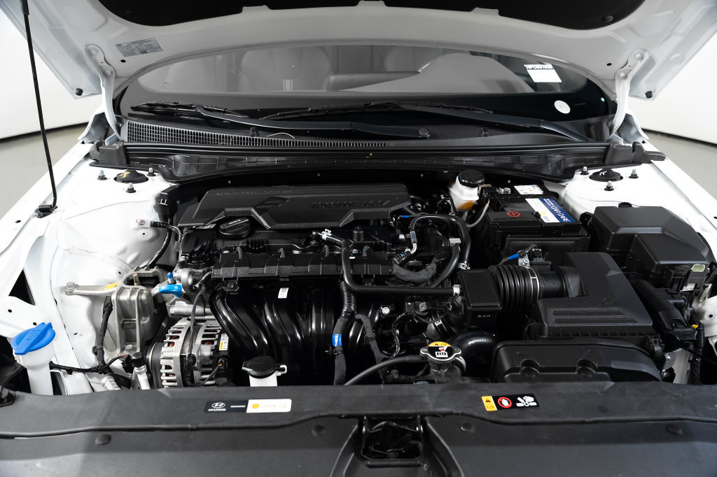 Certified 2025 Hyundai Elantra SEL FWD image 38