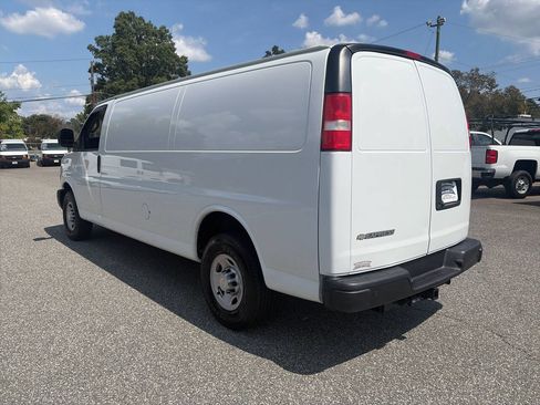 Used 2020 Chevrolet Express 2500 Extended w/ Enhanced Convenience Package RWD image 7