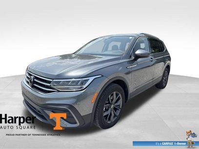 Used 2023 Volkswagen Tiguan SE w/ Panoramic Sunroof Package