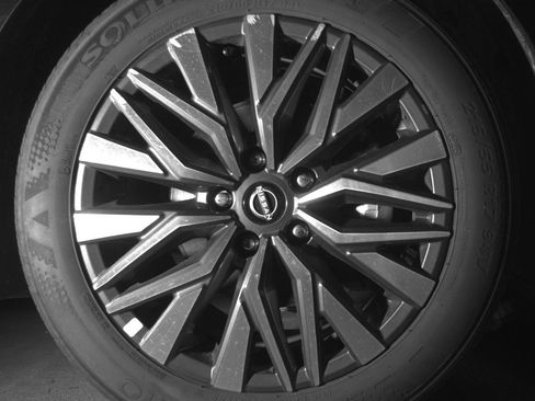 Used 2025 Nissan Altima 2.5 SV FWD image 10