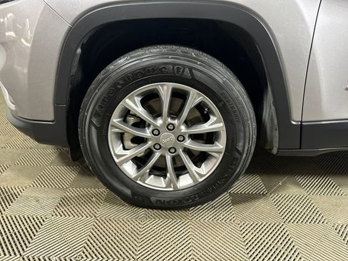 Used 2021 Jeep Cherokee Latitude Lux image 6