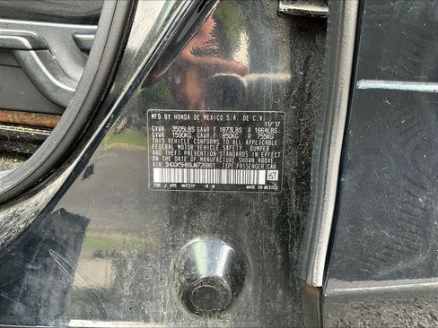 Used 2018 Honda Fit EX image 4