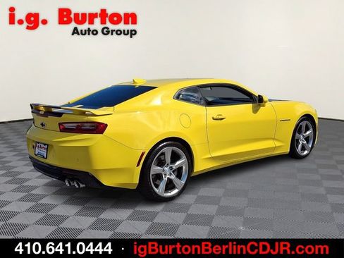 Used 2017 Chevrolet Camaro SS RWD image 6