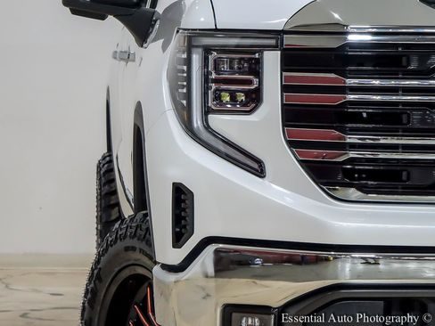 Used 2022 GMC Sierra 1500 SLT w/ SLT Convenience Package AWD/4WD image 6