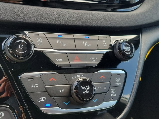 New 2026 Chrysler Voyager LX FWD image 24