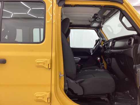 Used 2018 Jeep Wrangler Unlimited Sport image 15