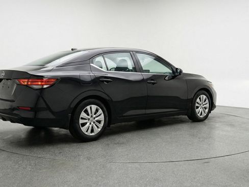 Used 2025 Nissan Sentra S image 9