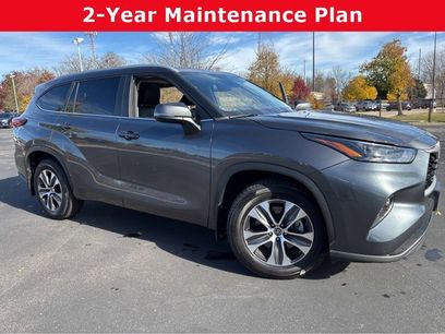 Used 2023 Toyota Highlander XLE