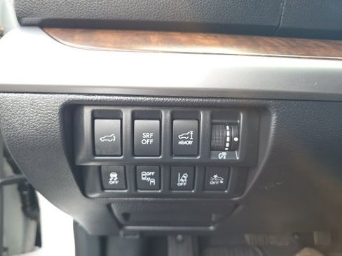 Used 2017 Subaru Outback 3.6R Limited image 10