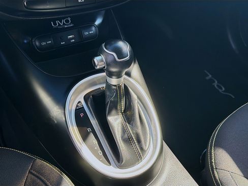 Used 2015 Kia Soul + image 15