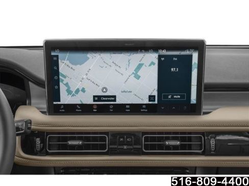 Used 2023 Lincoln Nautilus Reserve AWD/4WD image 17