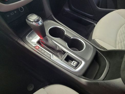 Used 2021 Chevrolet Equinox LS w/ LS Convenience Package image 26