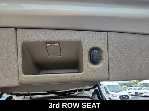 Used 2016 Chevrolet Suburban LT RWD image 12