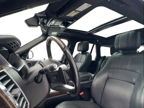 Used 2022 Land Rover Range Rover Westminster Edition image 17