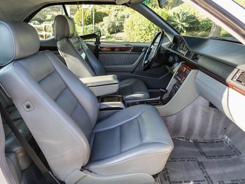 Used 1995 Mercedes-Benz E 320 Convertible image 54