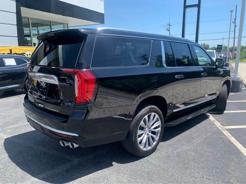 Used 2023 GMC Yukon XL Denali AWD/4WD image 8