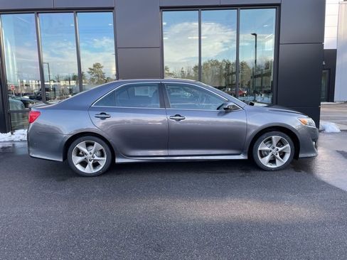 Used 2013 Toyota Camry SE image 5
