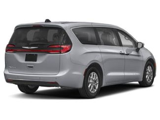 Used 2023 Chrysler Pacifica Touring-L FWD video 2
