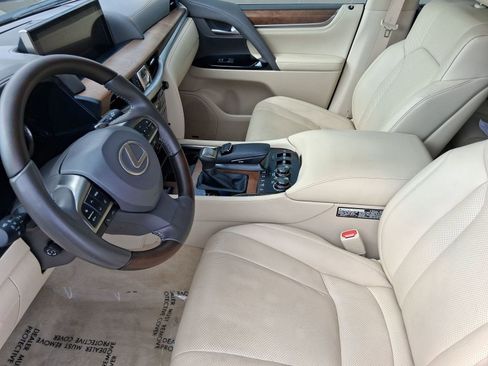 Used 2021 Lexus LX 570 4WD w/ Luxury Package image 4