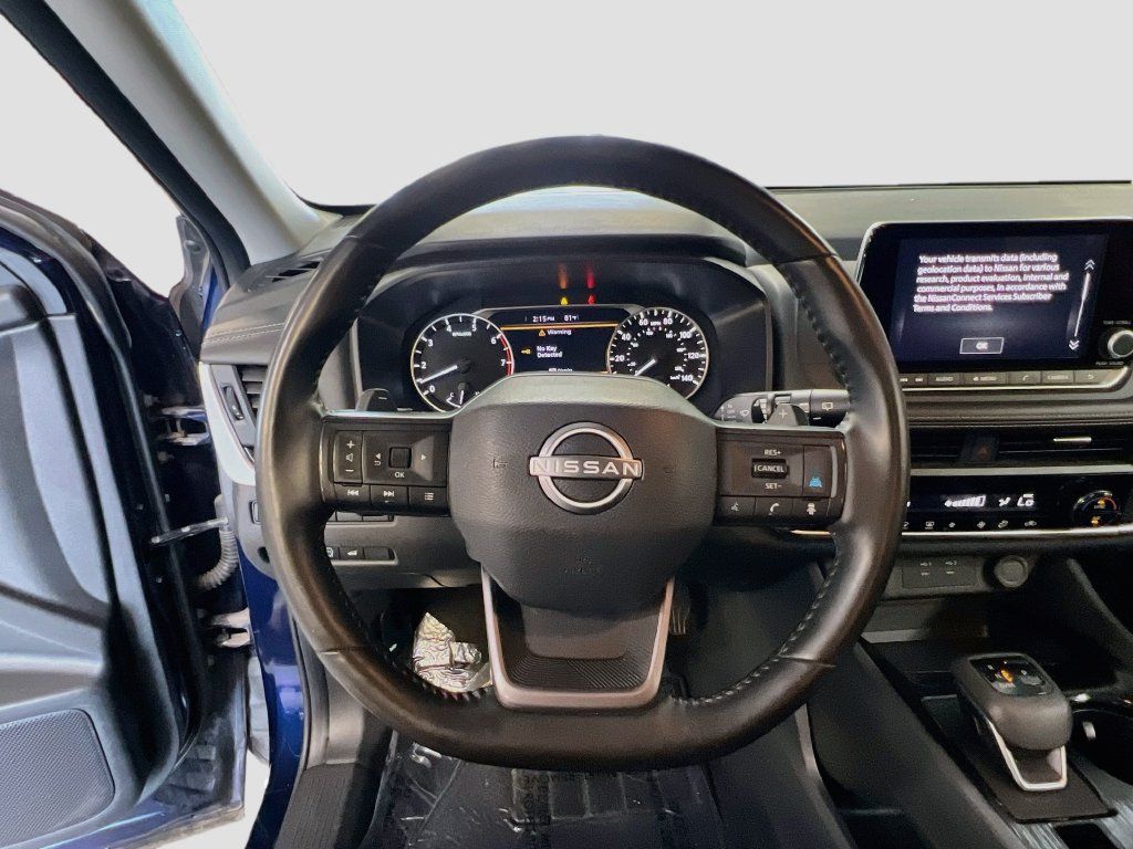 Used 2025 Nissan Rogue SV FWD image 11