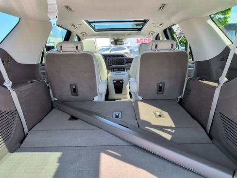 Certified 2024 GMC Yukon Denali AWD/4WD image 8