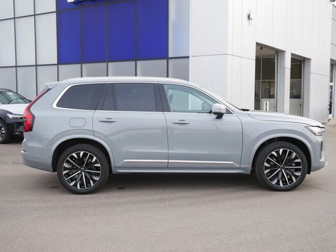 New 2026 Volvo XC90 T8 Plus AWD/4WD image 2