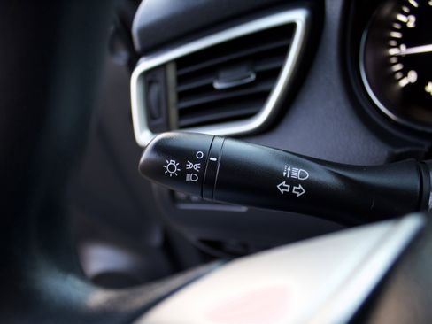 Used 2016 Nissan Rogue S w/ Appearance Package image 19