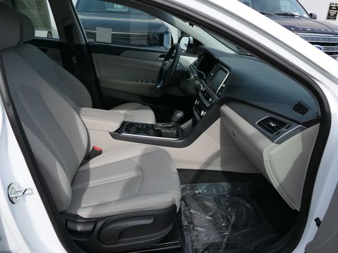 Used 2019 Hyundai Sonata SEL w/ Tech Package 02 image 28