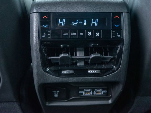 Used 2023 Jeep Grand Cherokee Summit image 33