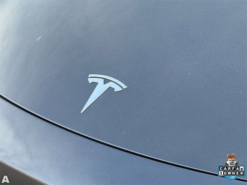Used 2023 Tesla Model Y Performance image 7