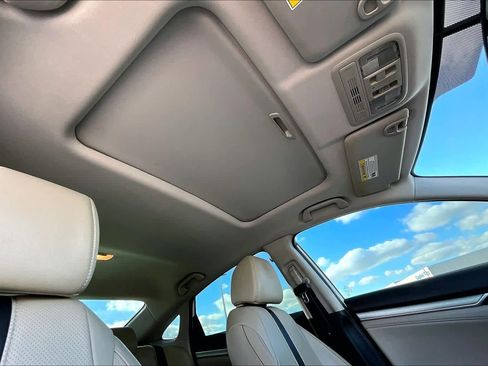 Used 2017 Honda Civic EX-L image 13