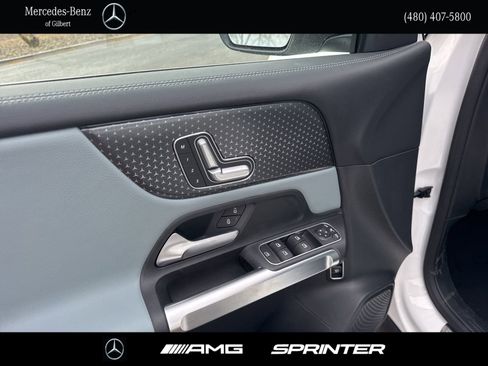 New 2026 Mercedes-Benz GLB 250 image 12
