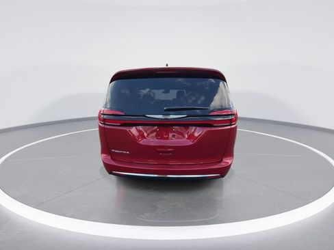 New 2026 Chrysler Pacifica Select FWD image 7